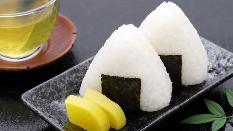 夏の「おにぎり」に混ぜるだけ。汗で失われる「ミネラル」をしっかり補う具材3選|管理栄養士が解説
