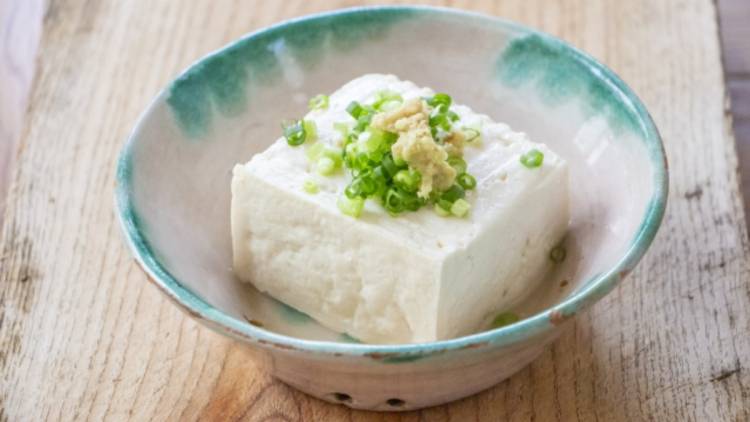 「火を使いたくない」夏の夜に。レンジと包丁いらずでたんぱく質が摂れる食材4選|管理栄養士が解説