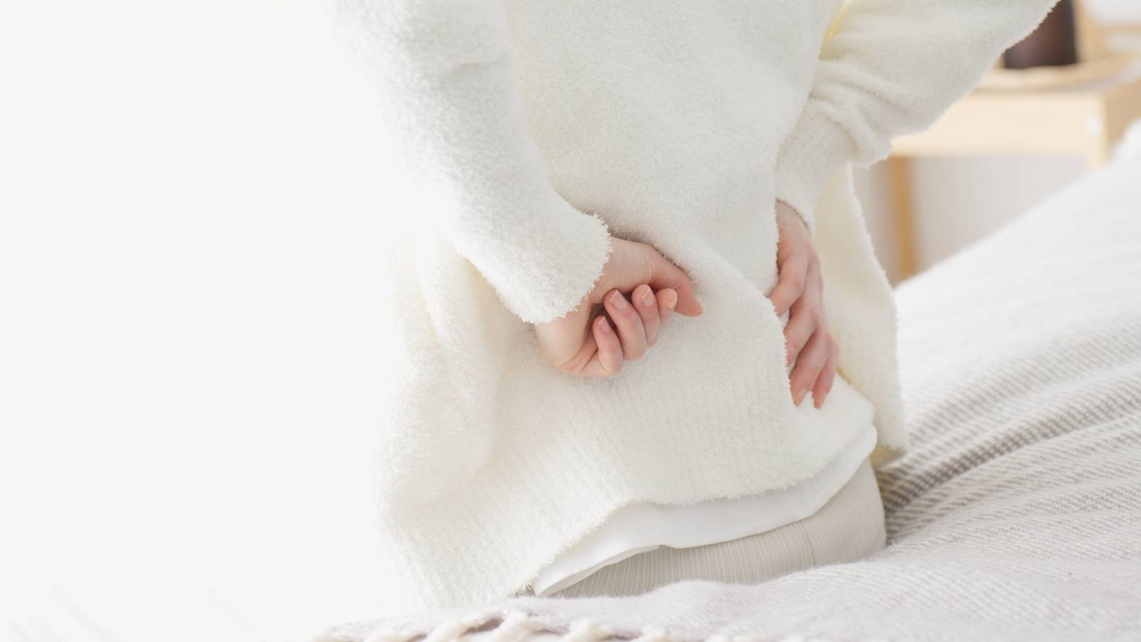  つまずきやすさ…の原因！【現代人は「腰の骨」が詰まっている？】簡単！腰椎6方向ワーク 