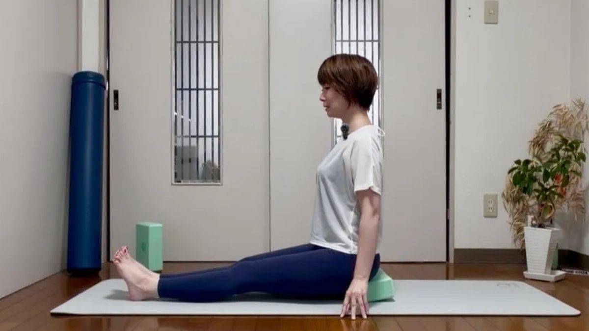  【脚をまっすぐ伸ばして床に座れる?】シンプルだけど意外と難しい！成功のコツと効果を伝授 