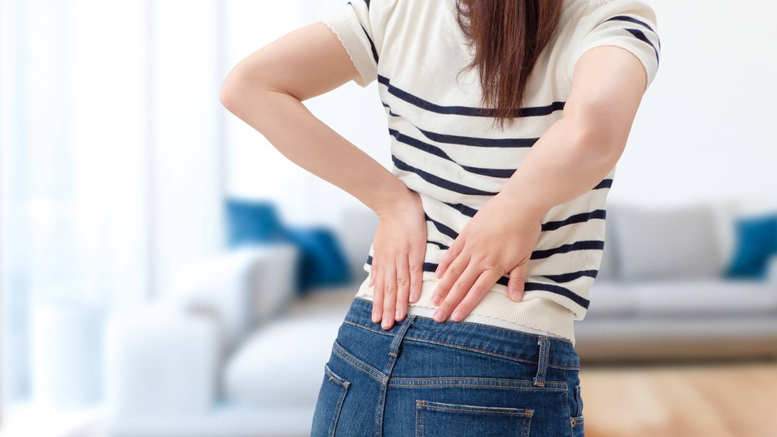  腰の張りがなかなか取れない人、必見！股関節をほぐして軽くなる【30秒揺れるだけ】エクササイズ 