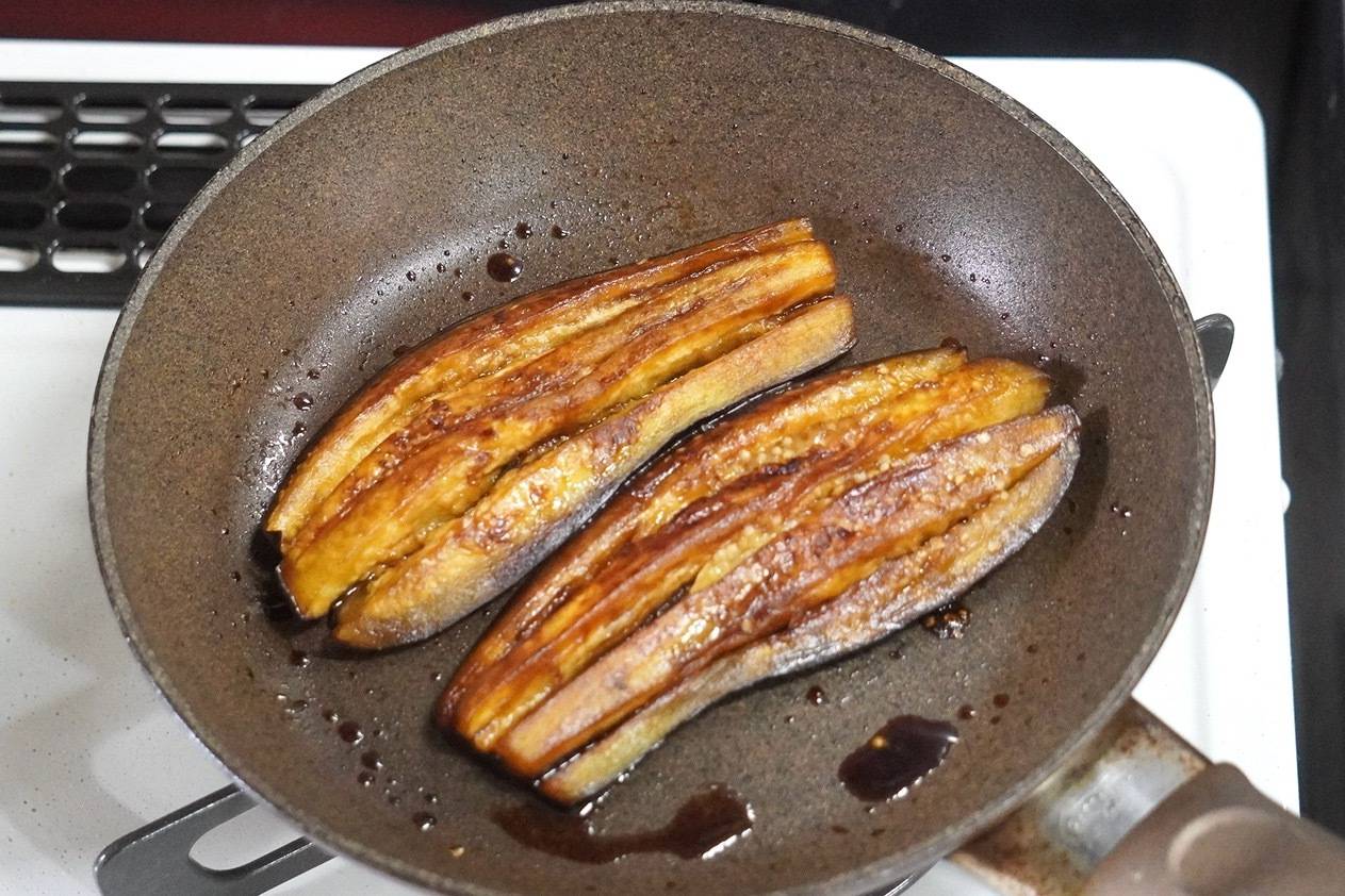 ナスを焼く