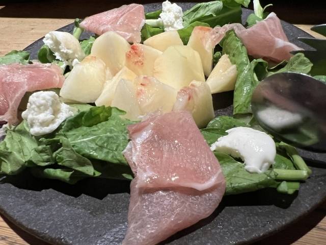 桃とチーズ