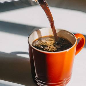 【コーヒー】多く飲む人は「脂肪が少なく筋肉が多い」傾向、男性ではテストステロンとの関連も|最新研究で判明