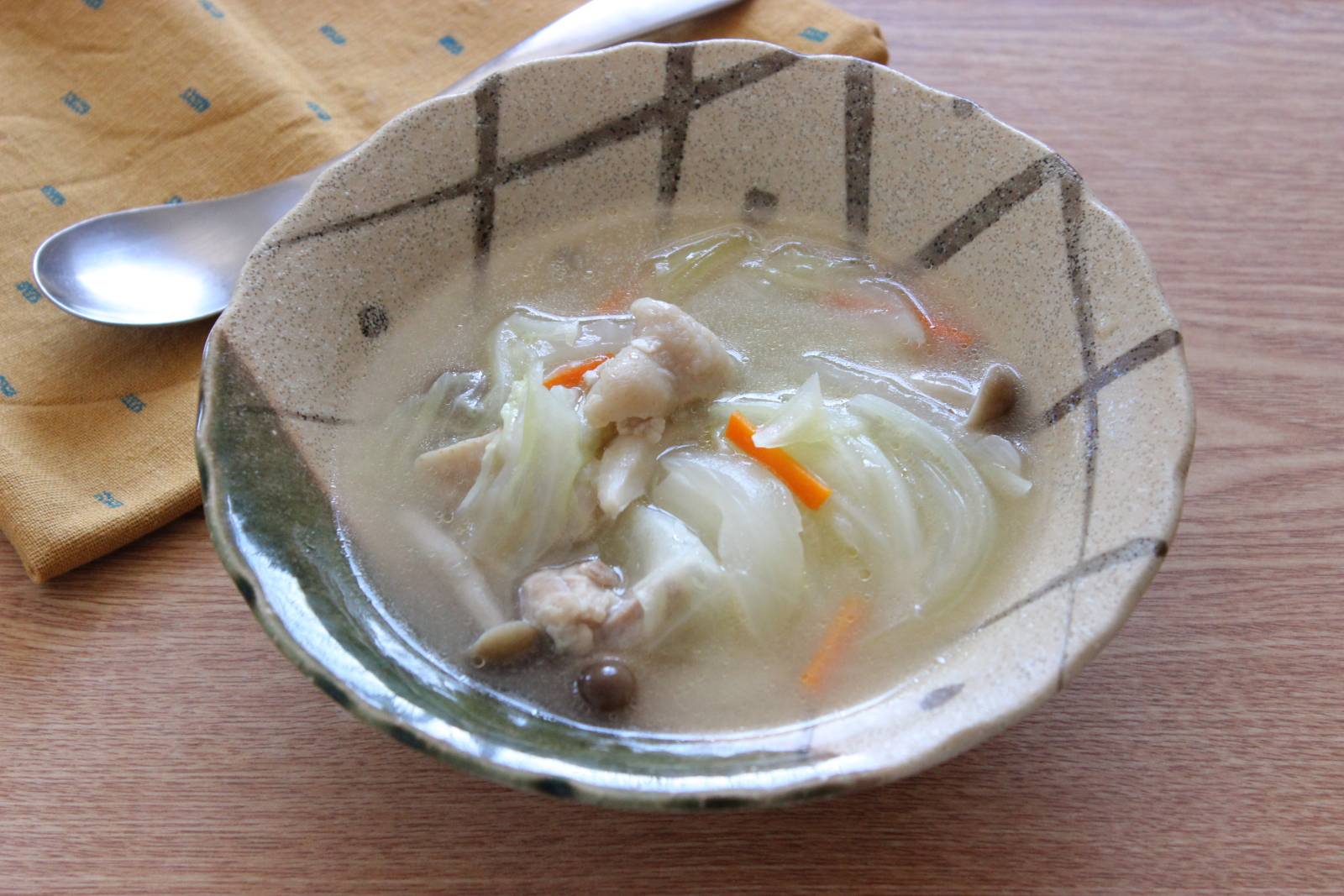 鶏肉と具だくさん温活スープ