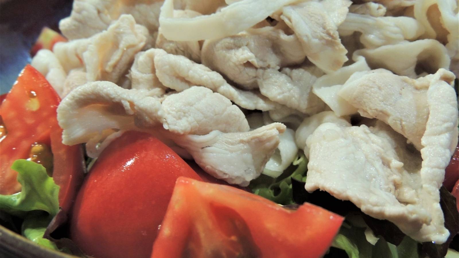 夏の終わりの「豚しゃぶ」にのせるだけ。ビタミンB1と一緒にとりたい食材3選｜管理栄養士が解説