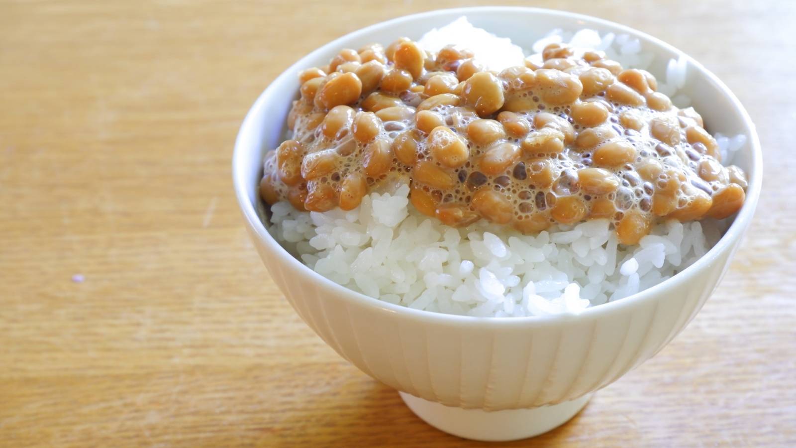 朝の「納豆ごはん」にちょい足し！便秘・腸活におすすめの食物繊維食材3選｜管理栄養士が解説