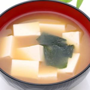 朝の「みそ汁」に足すだけ！「なんだかだるい」秋におすすめの具材4選｜管理栄養士が解説