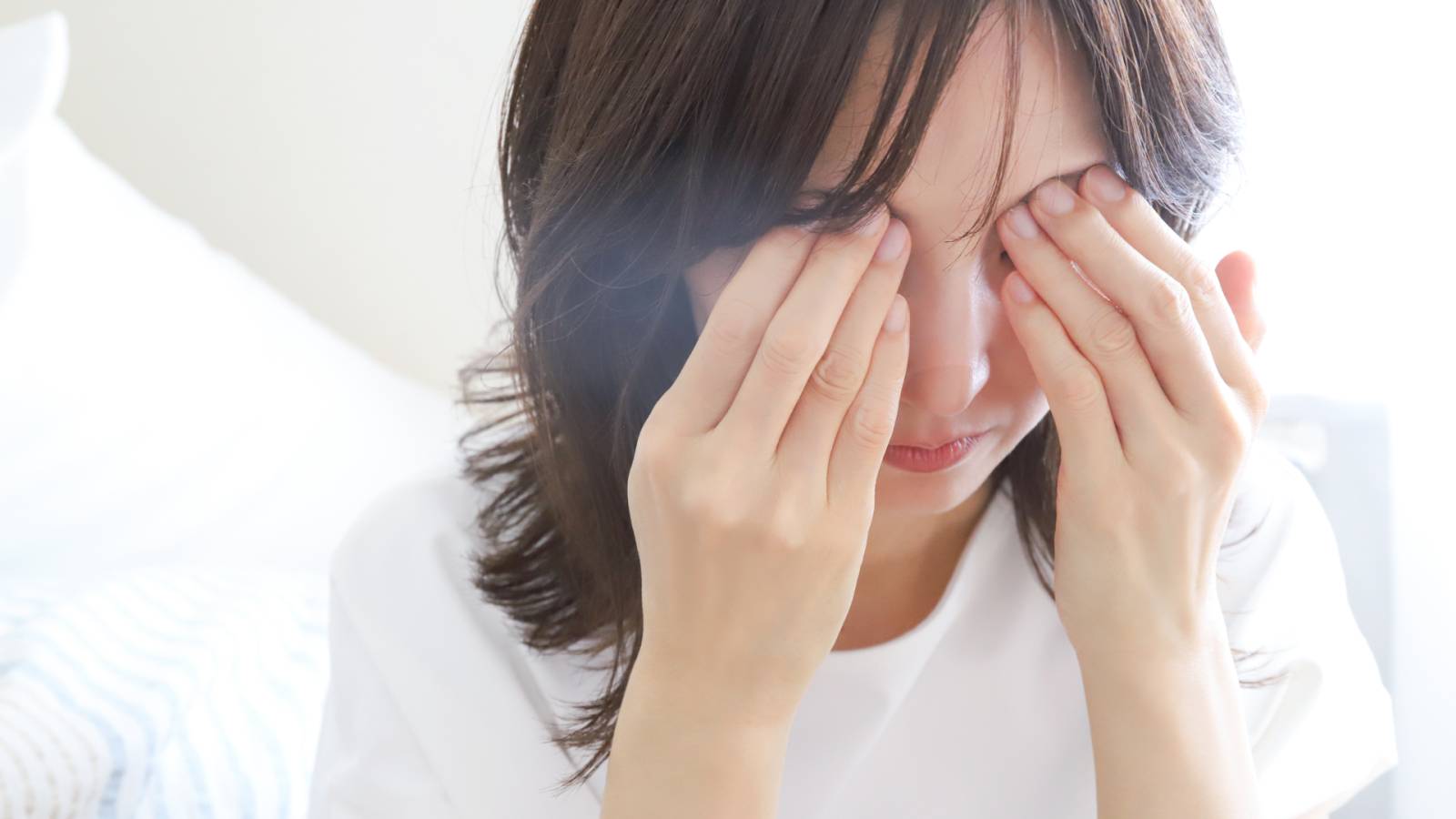 「目が乾く・疲れやすい…」ドライアイが気になる人が毎日食べたい“目の粘膜を守る”食材3選
