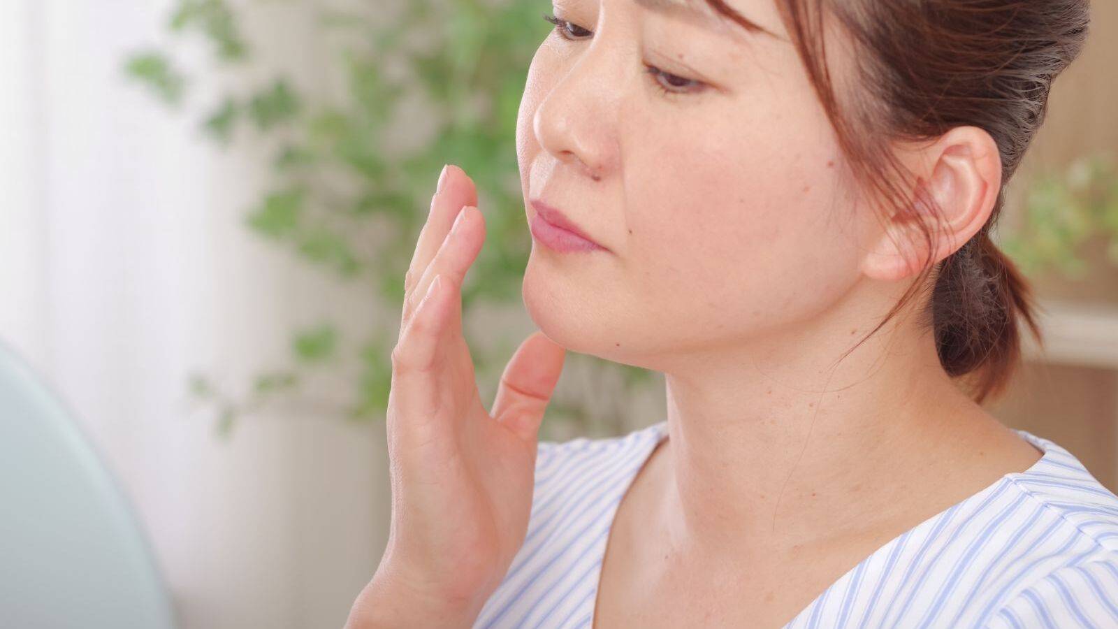 「最近なんか老けた…？」【40代50代】原因は「猿化現象」かも？！顎のたるみ解消する簡単ワーク
