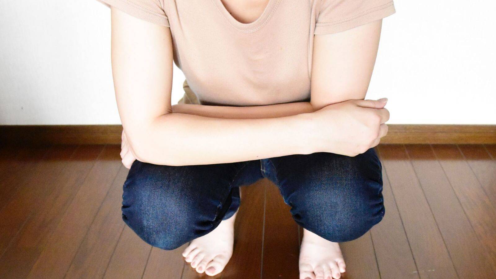  【うまくしゃがめない、しゃがむとかかとが浮いてしまう…】深くしゃがめるようになる足首ほぐし 