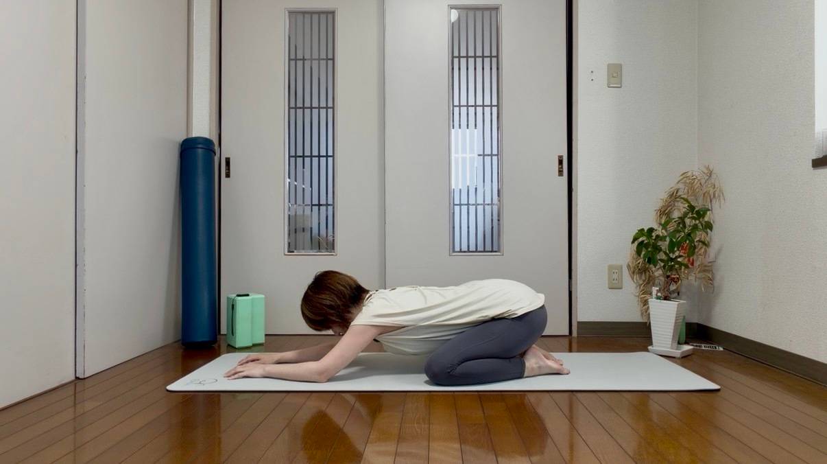 カエル脚ストレッチ
