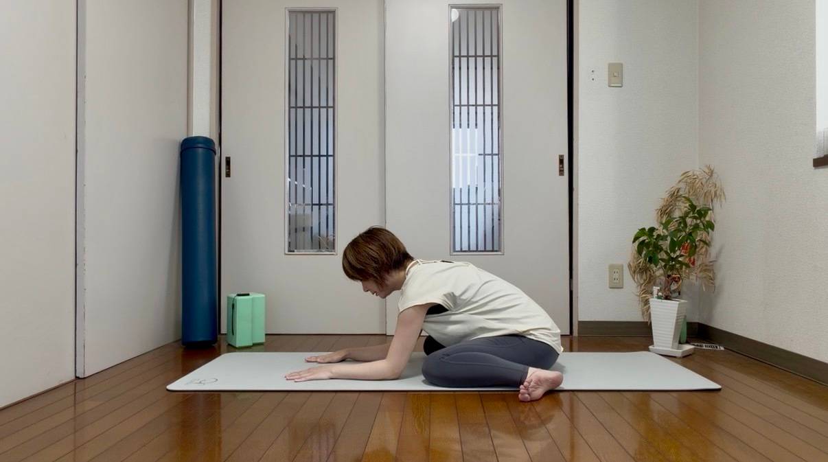 カエル脚ストレッチ
