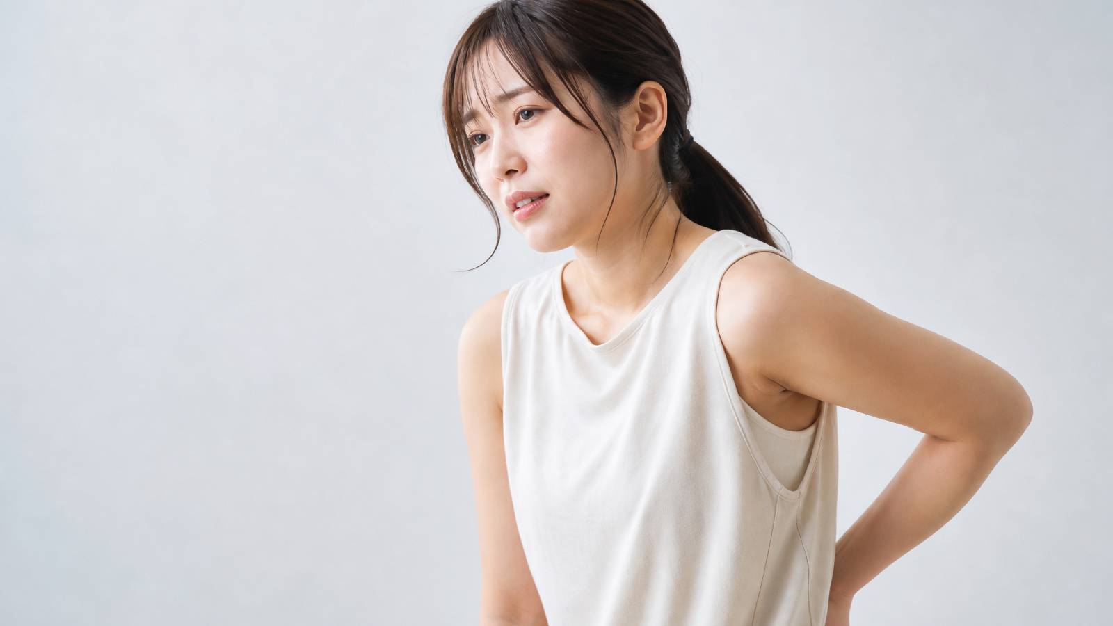 腰に違和感がある人、もも裏硬くない？【寝たまま1分】腰の重だるさをケアするもも裏ストレッチ