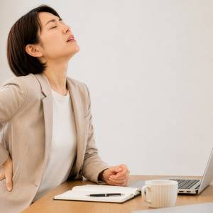 腰痛・膝痛予防に役立つ!【40代から始めたい】横向き脚上げで鍛える股関節安定エクササイズ