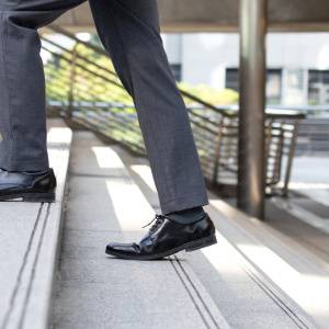 最新研究【階段を使うと心疾患での死亡リスクが大幅減？】日常で無理なく階段を上るには？