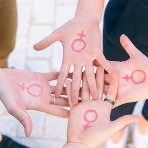 なぜ地方から女性がいなくなるのか。130人の声から見えた「女性はサポート役」という前提の呪縛