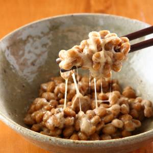 腸がどんどんキレイになる！朝、納豆に組み合わせると最強な「腸活食材」4選｜管理栄養士が解説