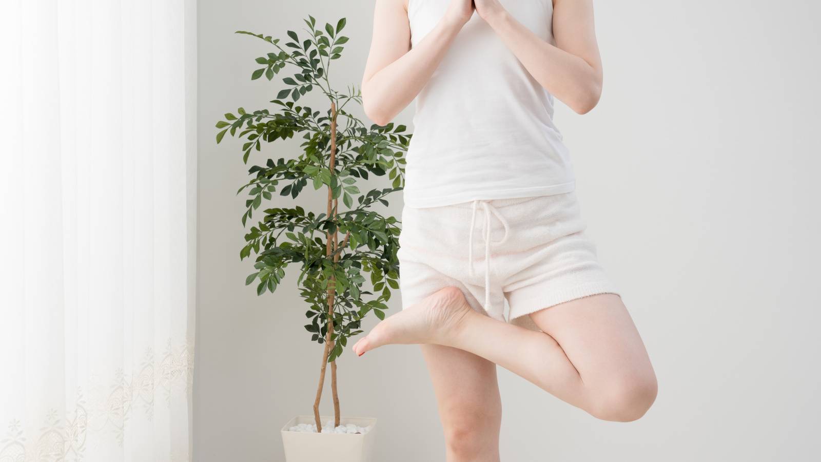 【片脚立ちがグラグラする人へ】「転ばない体」をつくるのは実は簡単！バランス力を高める足裏ワーク