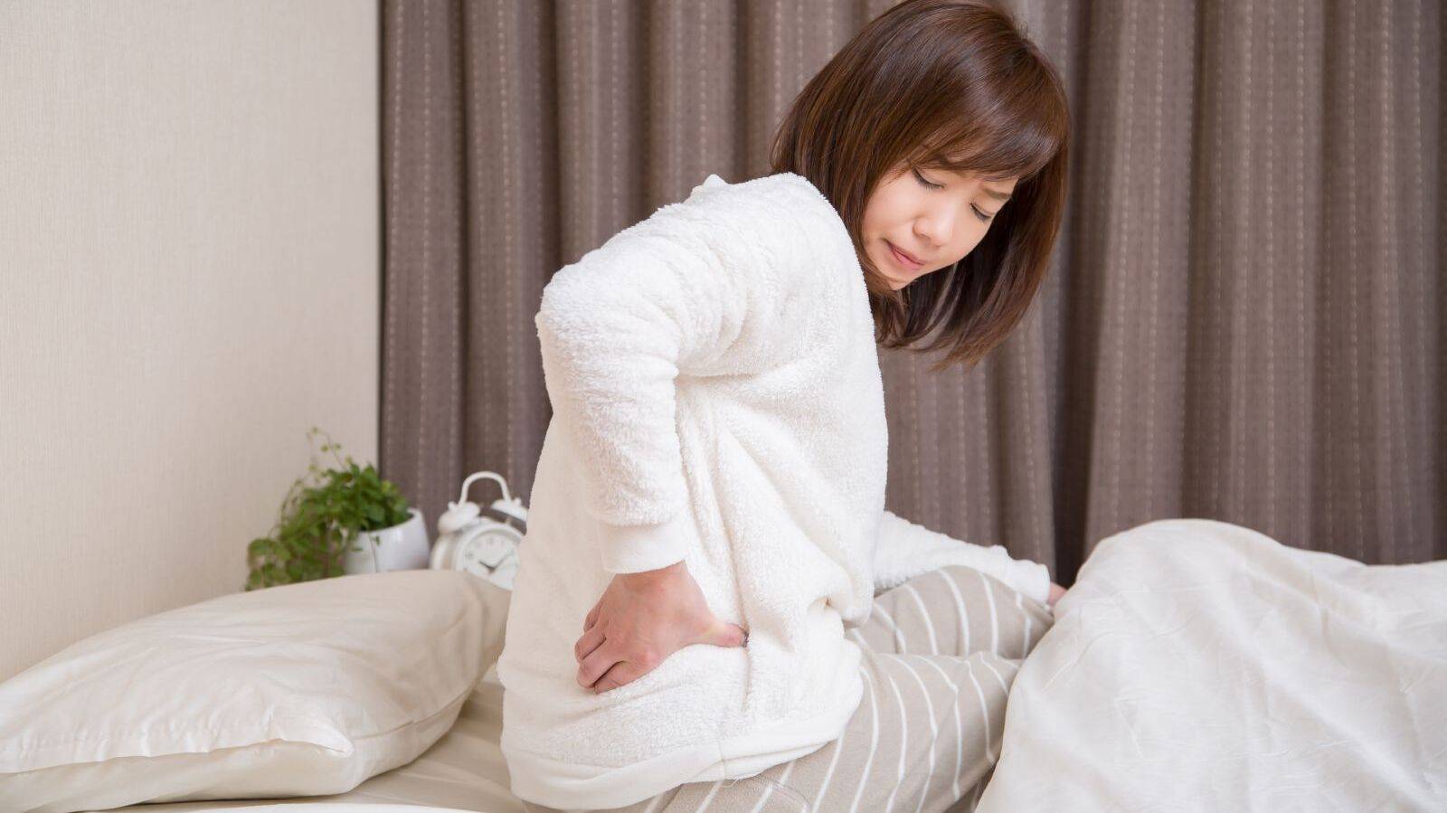  朝、腰痛で目が覚めた…反り腰からくる腰痛はほぐす→伸ばすで奥から緩まる【股関節ヨガ講師直伝】大腰筋ほぐし 