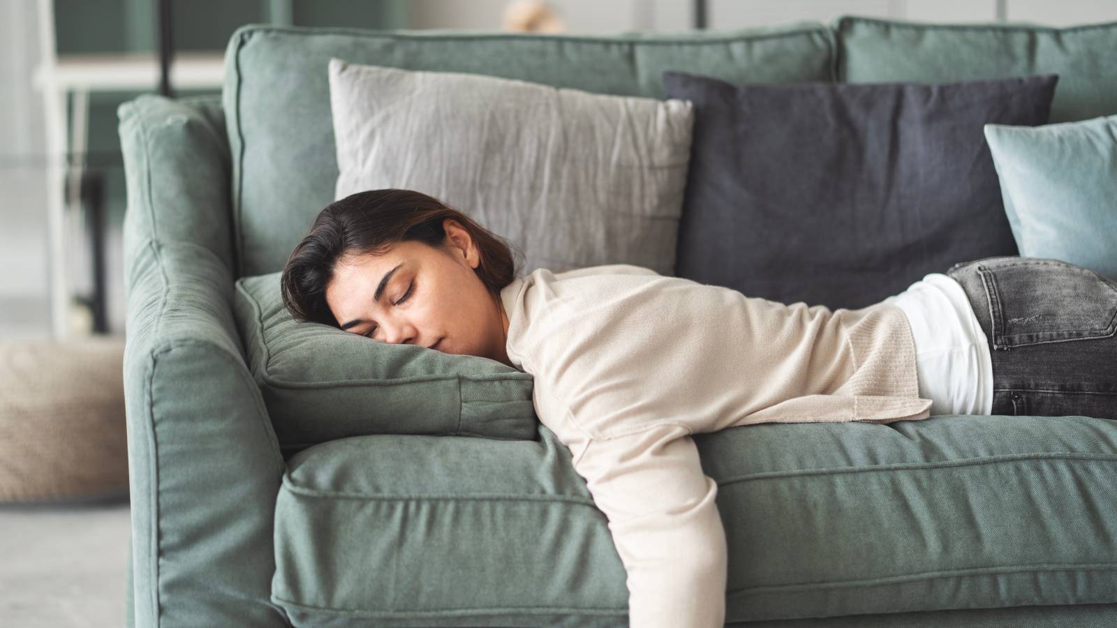  【体が重い・動くのが億劫】秋の「なんとなくだるい」の理由を解説｜1分でできるだるさ撃退ワーク 