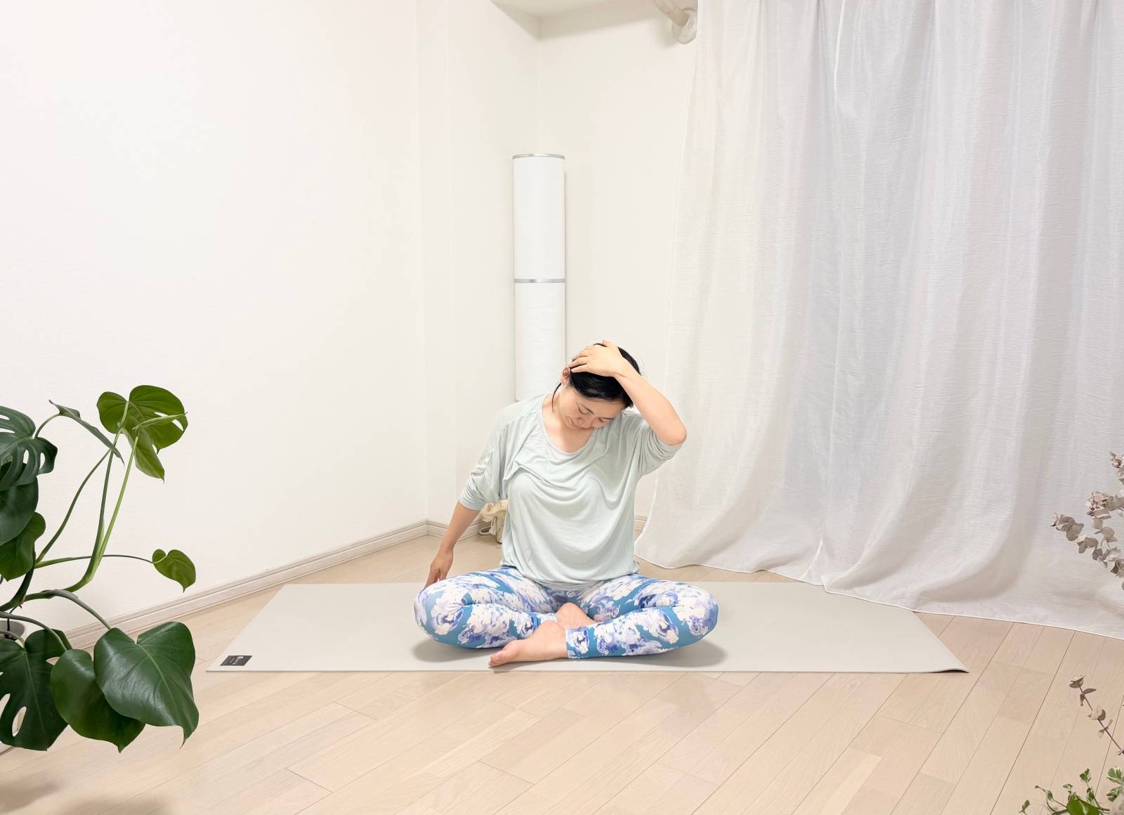 首のストレッチ