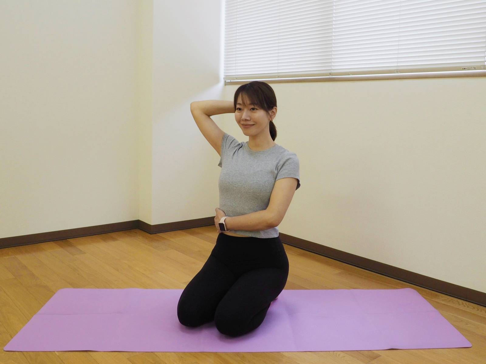 座りながら｜脇腹エクササイズ
