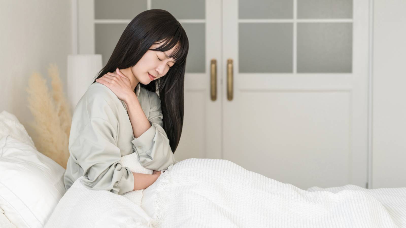 【朝から身体が重だるいのはなぜ？】前日の夜の腸もみで、翌朝がスッキリ軽やかに