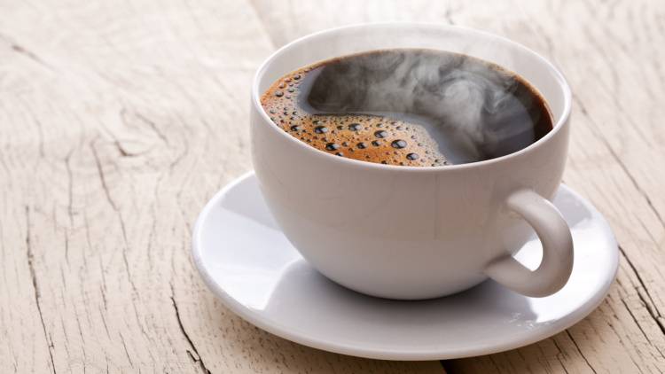 朝のコーヒーにひとふりするだけ。脂肪燃焼スイッチを入れる調味料3選|管理栄養士が解説