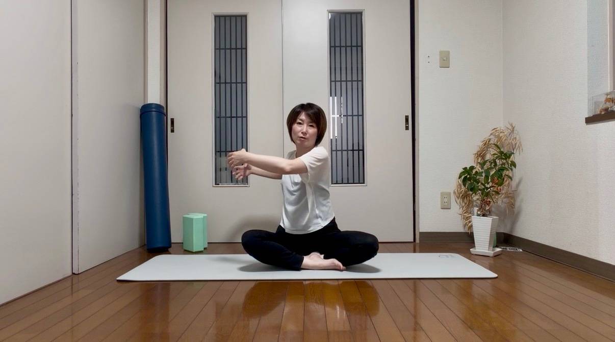 背中ほぐしストレッチ