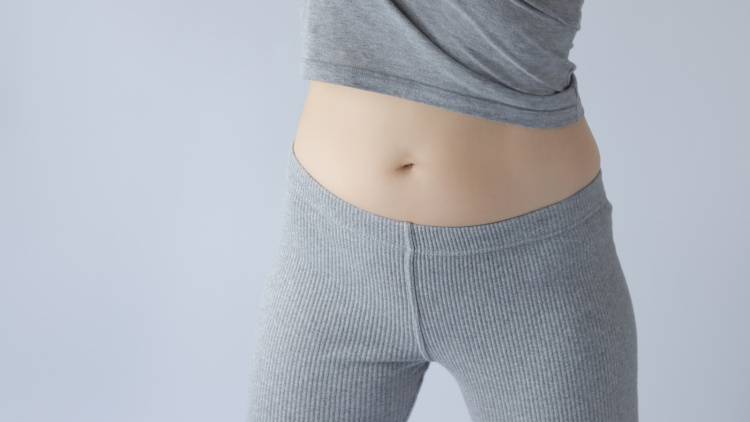 【座るとお腹の力が抜ける人へ】座って片脚を動かすだけ！お腹にスイッチを入れる簡単エクササイズ