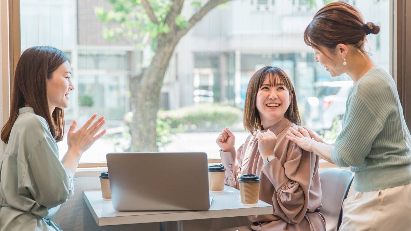  褒められると嬉しいより苦しい。「次も期待に応えなきゃ」と感じる人の心理｜臨床心理士が解説 