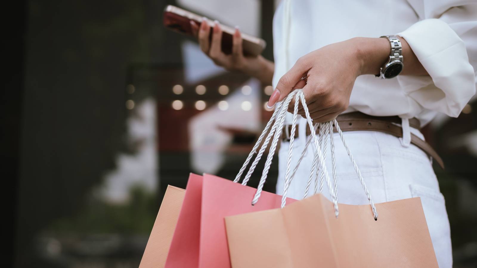  「なぜ買いすぎてしまうのか」衝動買いの背景にある心理とは？心理師が紐解く 