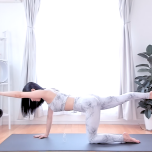 猫のバランスのポーズ