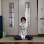 牛の顔のポーズ