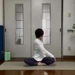 安楽座のねじりポーズ