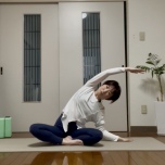 背骨ゆらしストレッチ