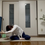 背骨ゆらしストレッチ