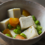 盛り付けされた高野豆腐