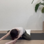 股関節ストレッチ