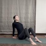 巻き肩ストレッチ