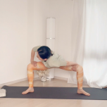 四股踏み肩入れ