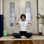 肩甲骨ストレッチ