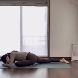 半分の鳩のポーズ