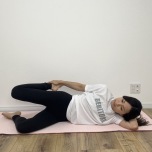 太もも前を伸ばすイメージ