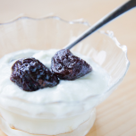 ヨーグルトとドライプルーン