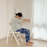背中ほぐし椅子ヨガ