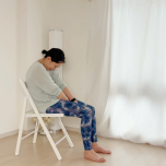 背中ほぐし椅子ヨガ