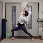 天を仰ぐ英雄のポーズ