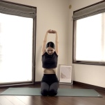 二の腕ストレッチ